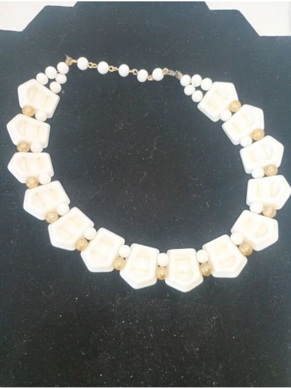 2 Vintage White & Gold Beaded Collar Necklaces Glass Hexagonal & Rresin Oval - Picture 11 of 14
